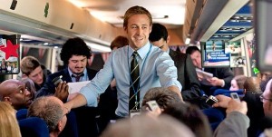 un-sorridente-ryan-gosling-impegnato-nella-campagna-elettorale-in-le-idi-di-marzo-210286