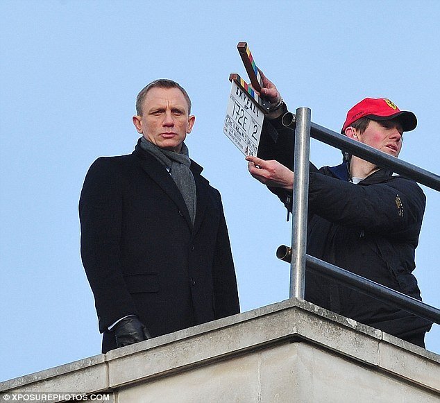 Skyfall-set-01
