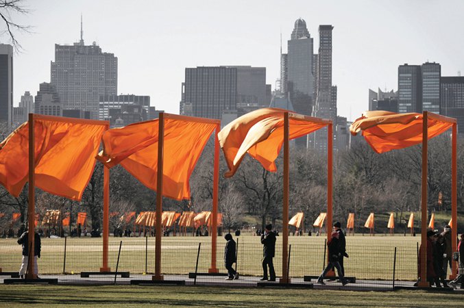 Christo and Jeanne-Claude, The Gates, Central Park, New York City, 1979-2005 (Photo: Wolfgang Volz) © 2005 Christo