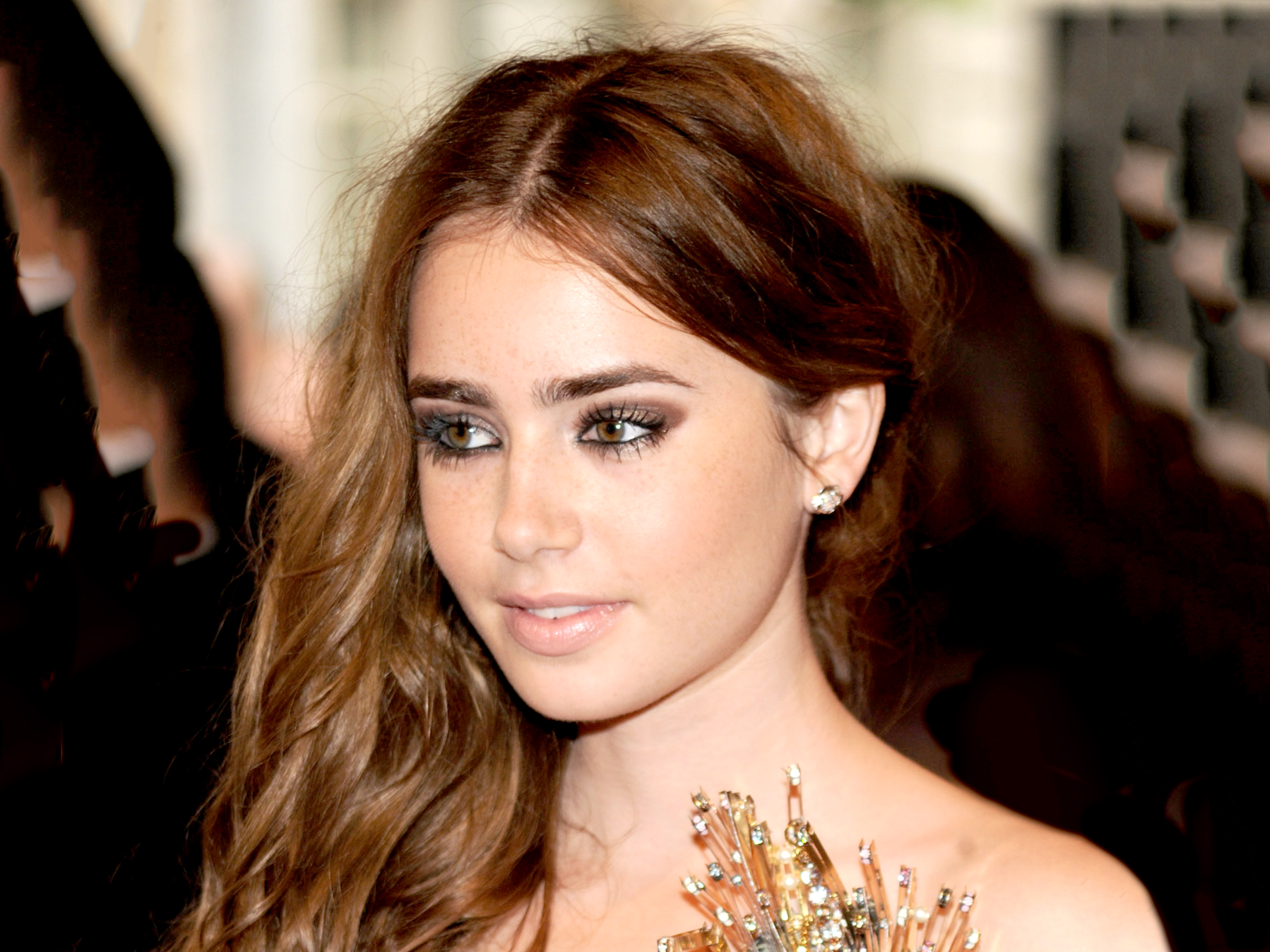 Lily_Collins15