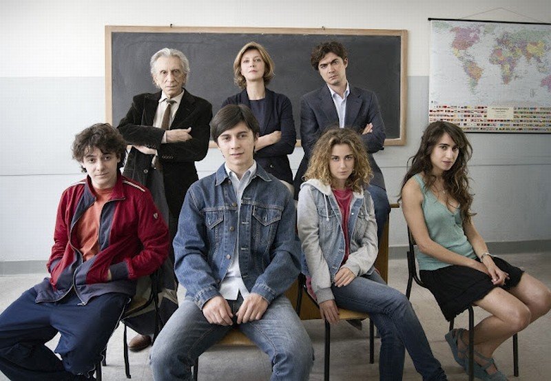 il-rosso-e-il-blu-il-cast-del-film-in-una-foto-promozionale-246800
