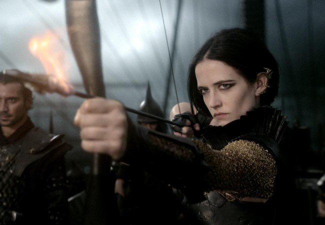 300_rise_of_an_empire_eva_green-650x450