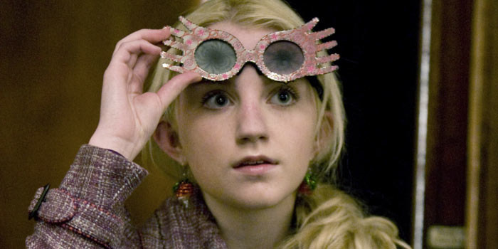 Evanna Lynch in una scena di Harry Potter 6