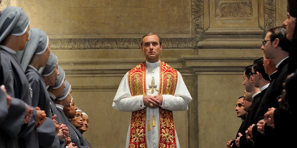 Jude Law è Lenny Belardo in The Young Pope