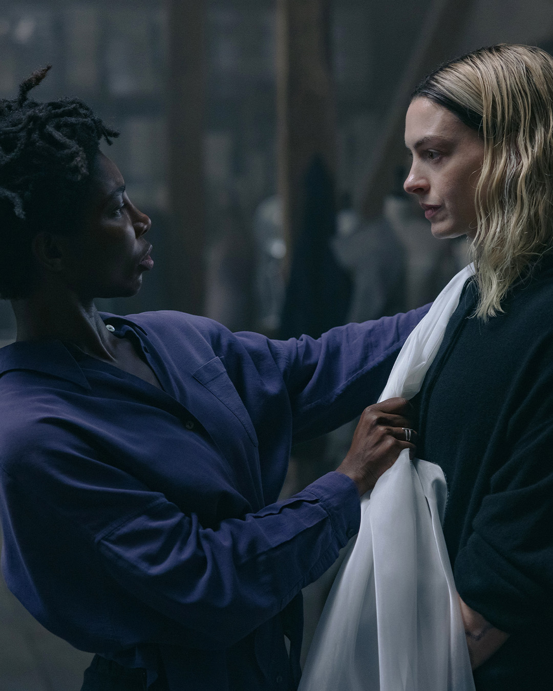Anne Hathaway Mother Mary