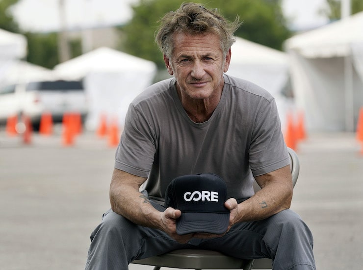 Sean Penn, co-regista di Superpower