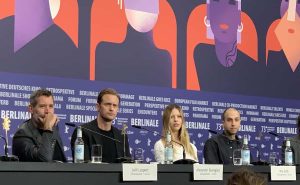 Conferenza stampa di Infinity Pool alla Berlinale 73 (fonte: NewsCinema.it)