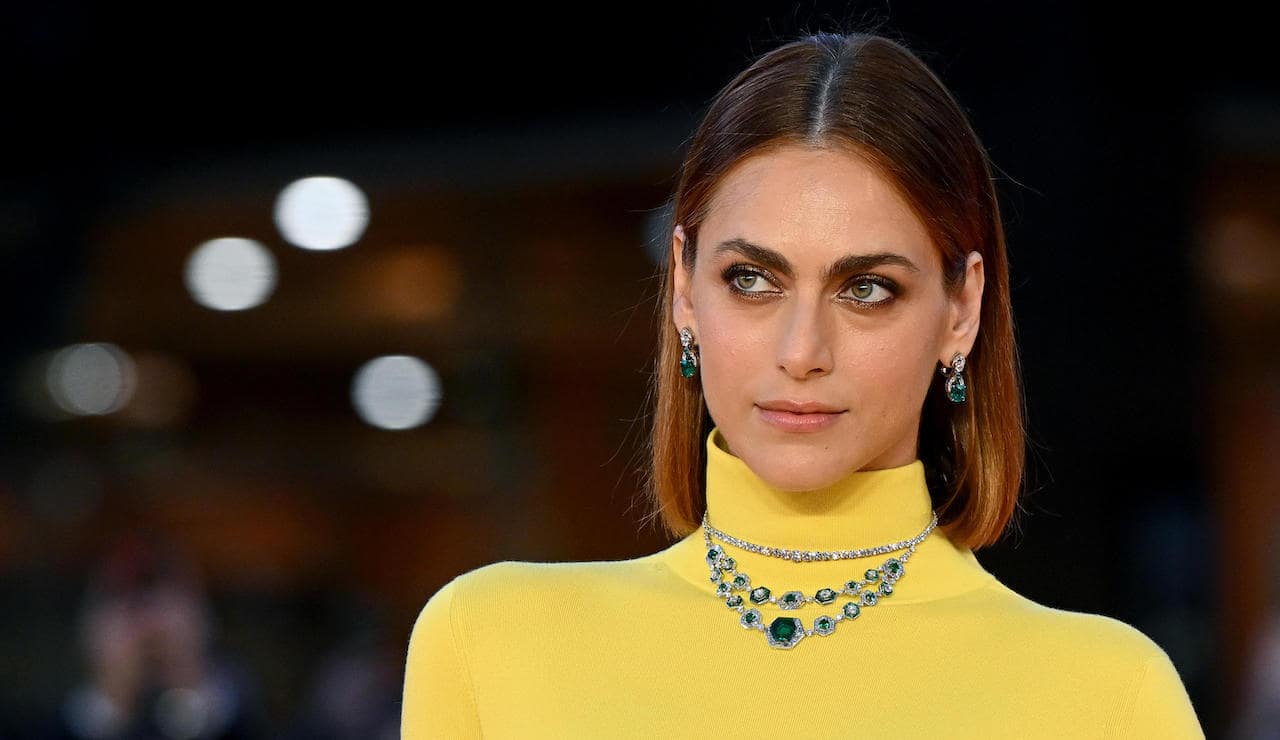 “Mostrandomi così mi sento libera”: Miriam Leone irriconoscibile sui social | Pioggia di commenti “Mostrandomi così mi sento libera”: Miriam Leone irriconoscibile sui social | Pioggia di commenti