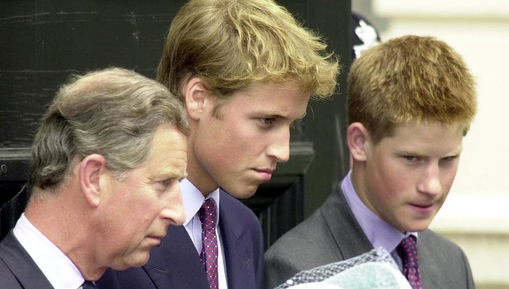 I fratelli William ed Harry da adolescenti con papà Re Carlo III | Fonte: ANSA FOTO