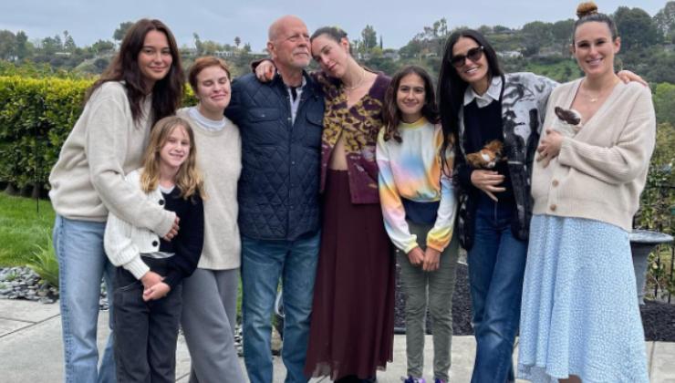 La grande famiglia allargata di Bruce Willis | Fonte: Instagram di Demi Moore