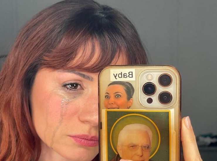 Il selfie di Andrea Delogu mentre piange 