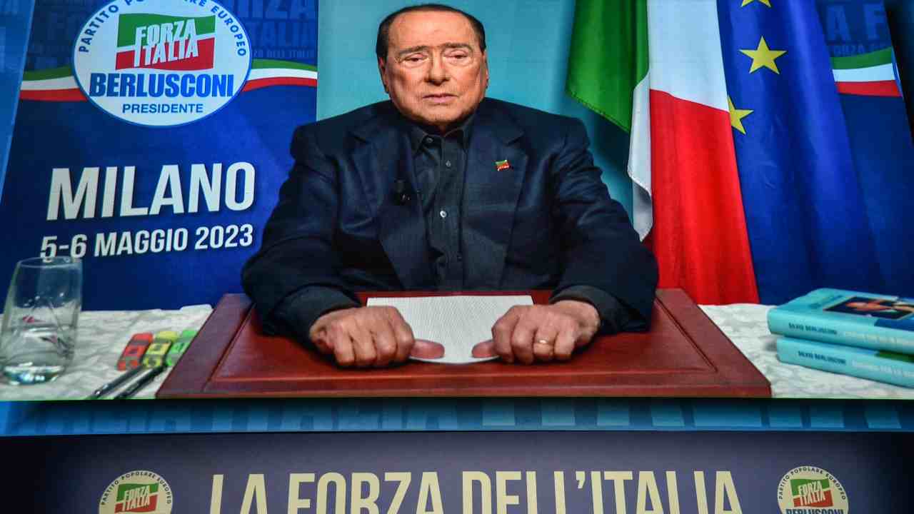 La pistola che si portava sempre dietro Silvio Berlusconi