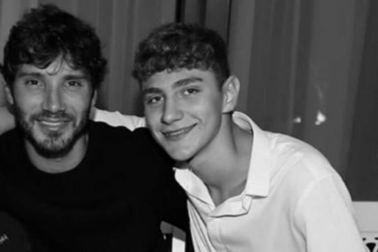 Stefano De Martino e suo fratello Davide, ecco cosa fa il giovane