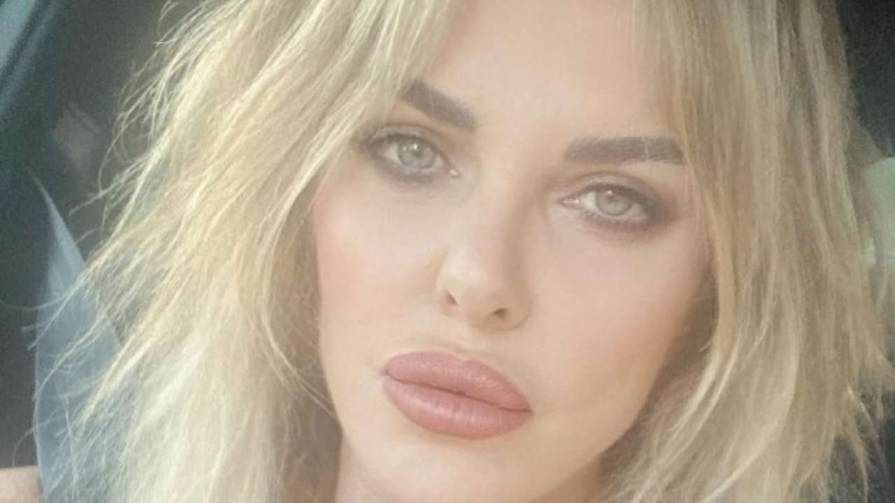 Alba Parietti è furiosa spera nel potere del karma