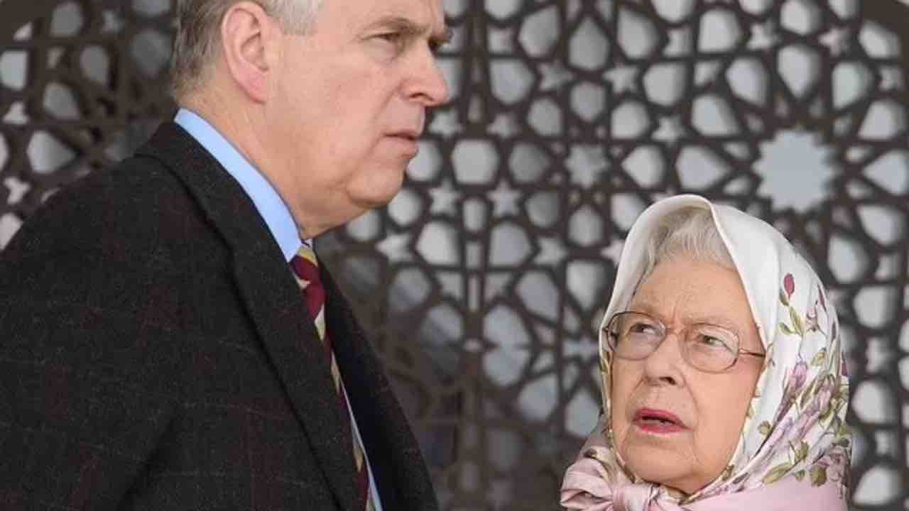 Duca Andrea di York con la Regina Elisabetta