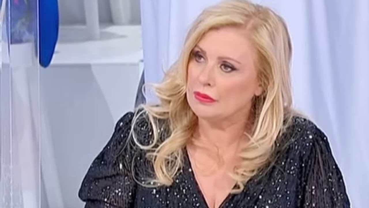 Il volo di Uomini e Donne si scaglia contro Tina Cipollari