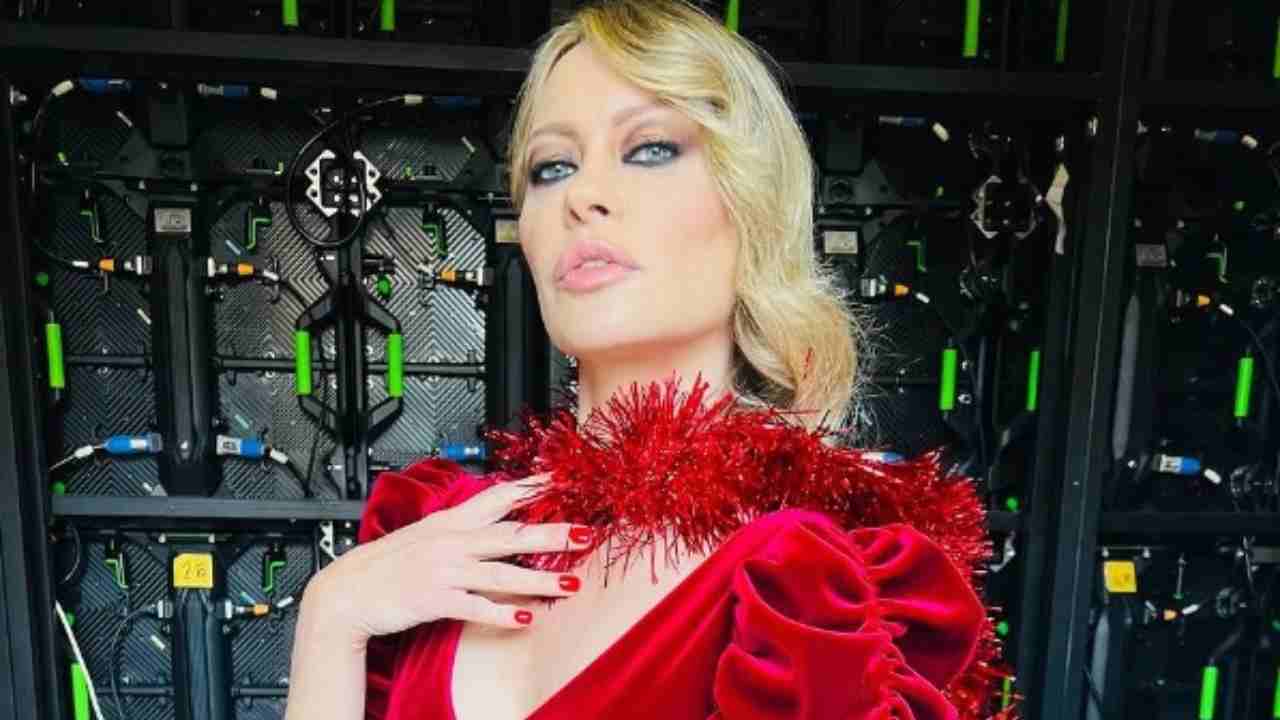 Anna Falchi e il suo look leopardato