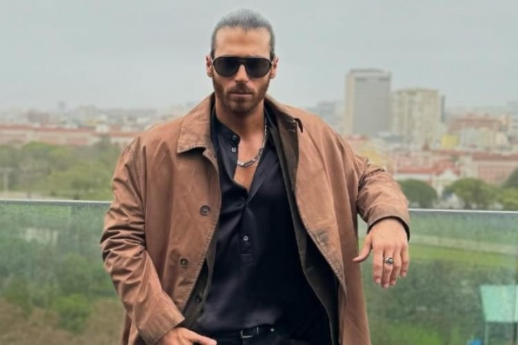 Can Yaman è sul set di Sandokan