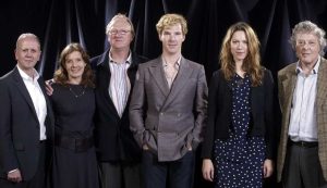 Produttori e cast di Parade's End, inclusi gli attori protagonisti Benedict Cumberbatch e Rebecca Hall (Foto: Ansa) - Newscinema.it