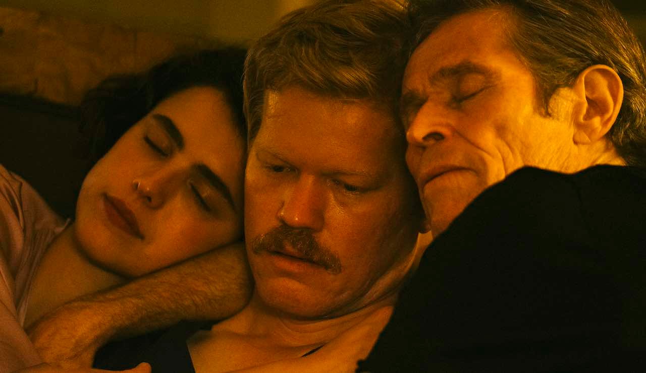 Una scena da Kinds of Kindness (fonte: Festival de Cannes)