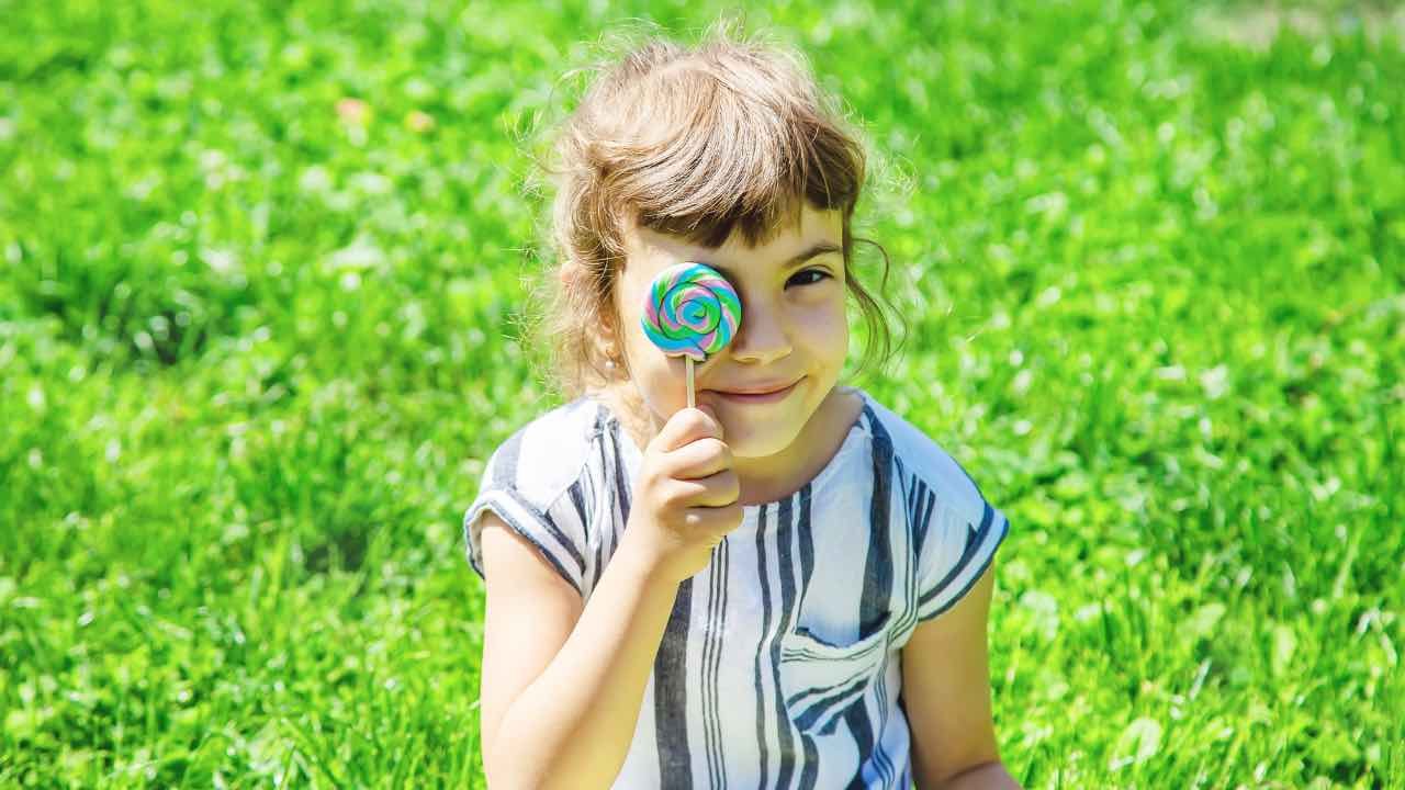 Zuccheri e bambini - fonte_depositphotos - newscinema.it
