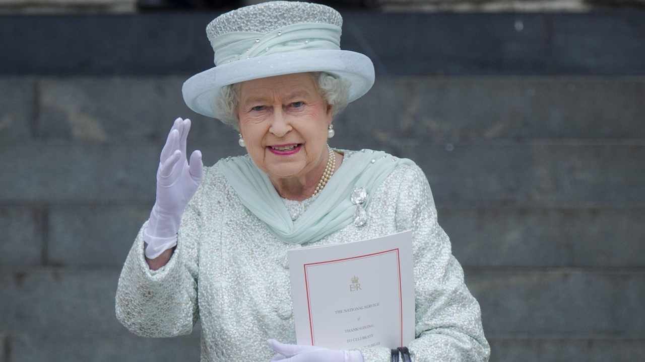 La regina Elisabetta II in una versione inedita