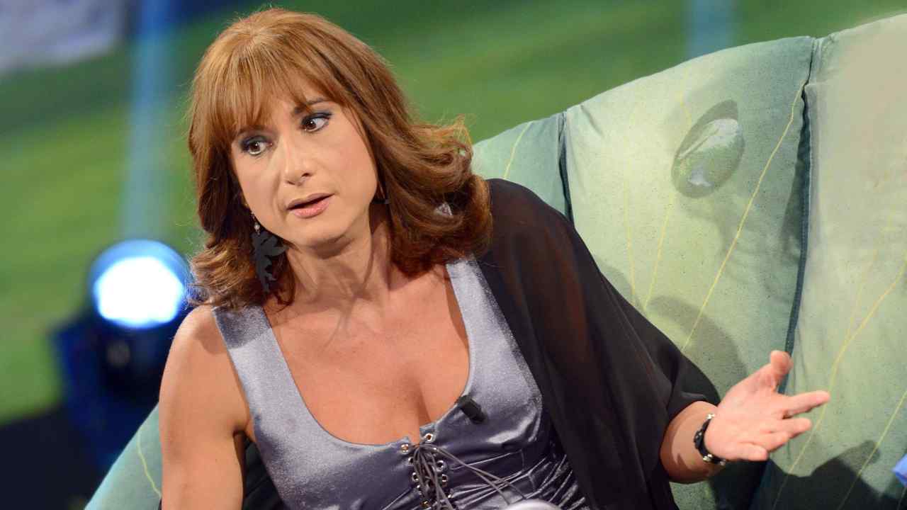 “Poveri frustrati”: Vladimir Luxuria insultata risponde | Estate burrascosa Vladimir Luxuria