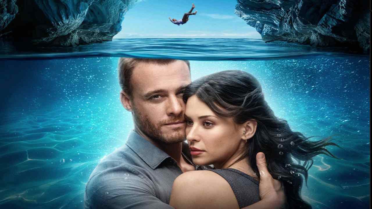 L'attore Kerem Bürsin nel film Blue Cave