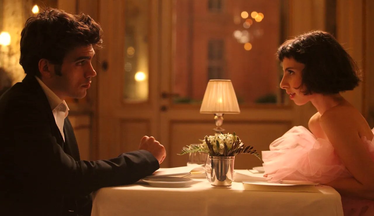 Giuseppe Maggio e Ludovica Francesconi nel film Sul più bello
