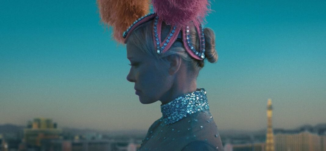 Pamela Anderson in The Last Showgirl (fonte: Be Water Film) - NewsCinema.it