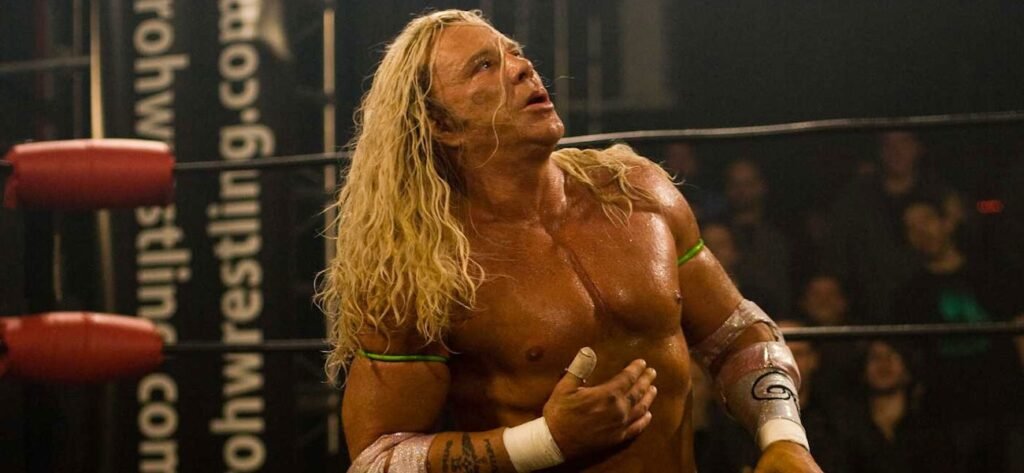 Rourke in The Wrestler (fonte: Lucky Red) - NewsCinema.it