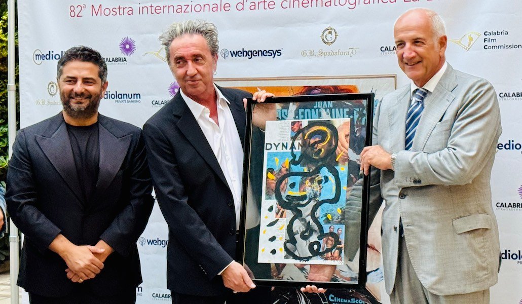 Paolo Sorrentino ritira il Premio Fondazione Mimmo Rotella 2025