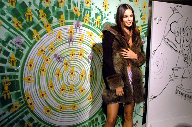 Nina Moric si sfoga su Instagram: “Carlos è malato, abbandonato dal padre. Sono sola, non ce la faccio più” Nina Moric