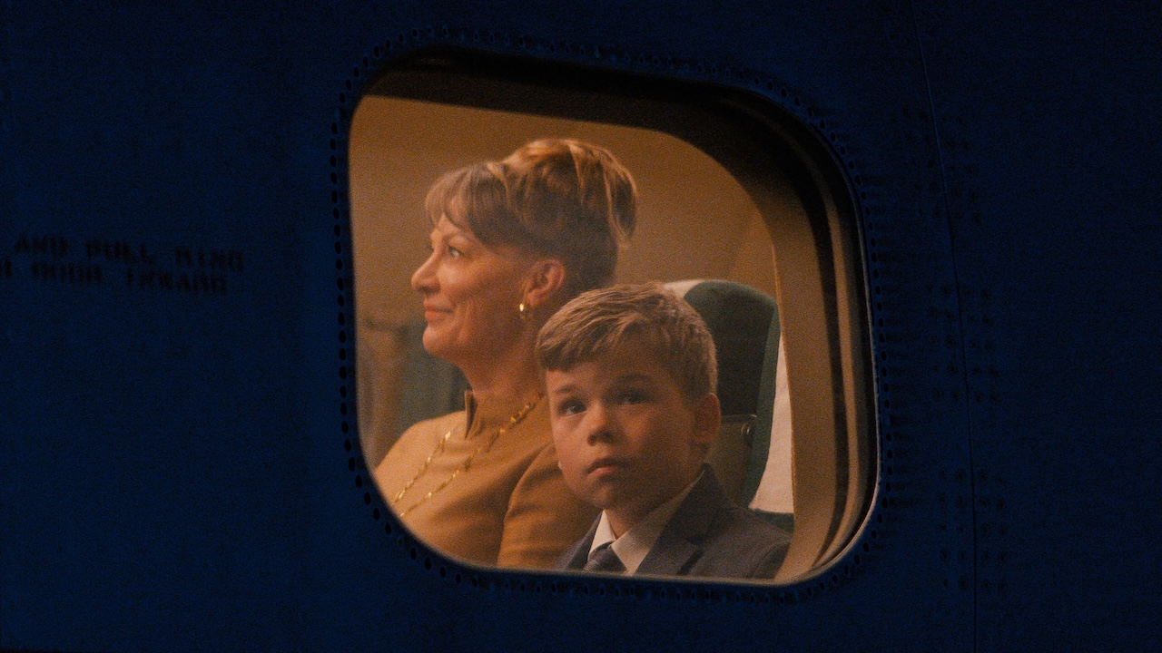Una scena da Propeller One-Way Night Coach di John Travolta